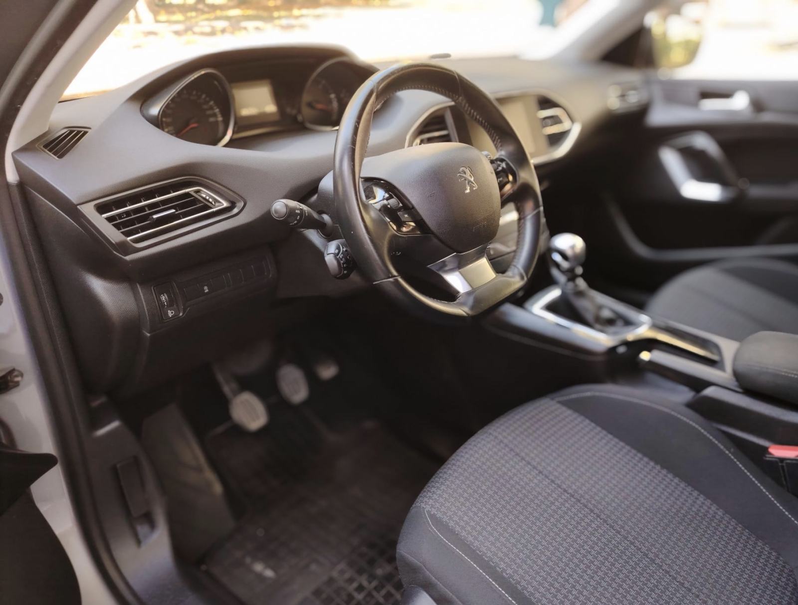 Peugeot 308 1,5 BlueHDi HR AUTO, fotografija 9