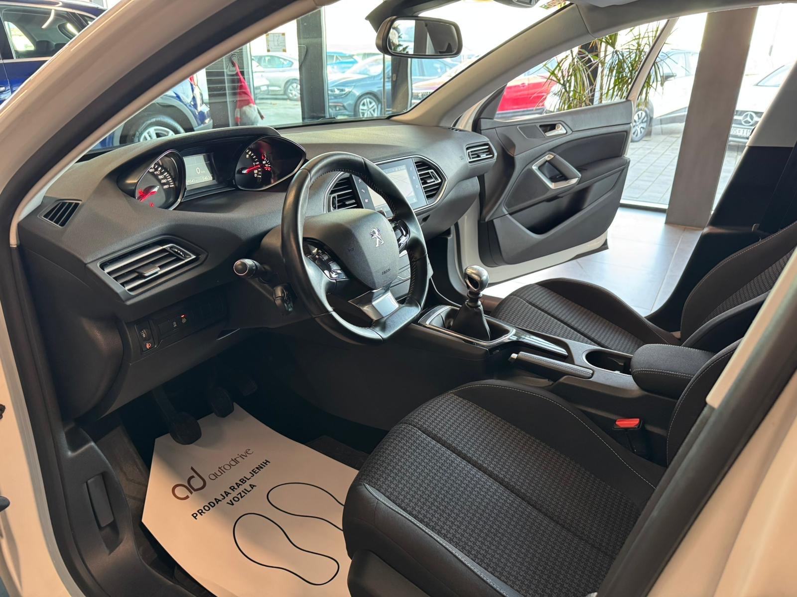 Peugeot 308 1,5 BlueHDi NAVI • ALU16" • LEASING RATA VEĆ OD: 210,00 €, fotografija 12