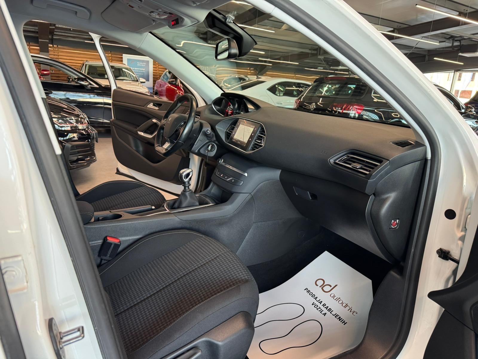 Peugeot 308 1,5 BlueHDi NAVI • ALU16" • LEASING RATA VEĆ OD: 210,00 €, fotografija 20