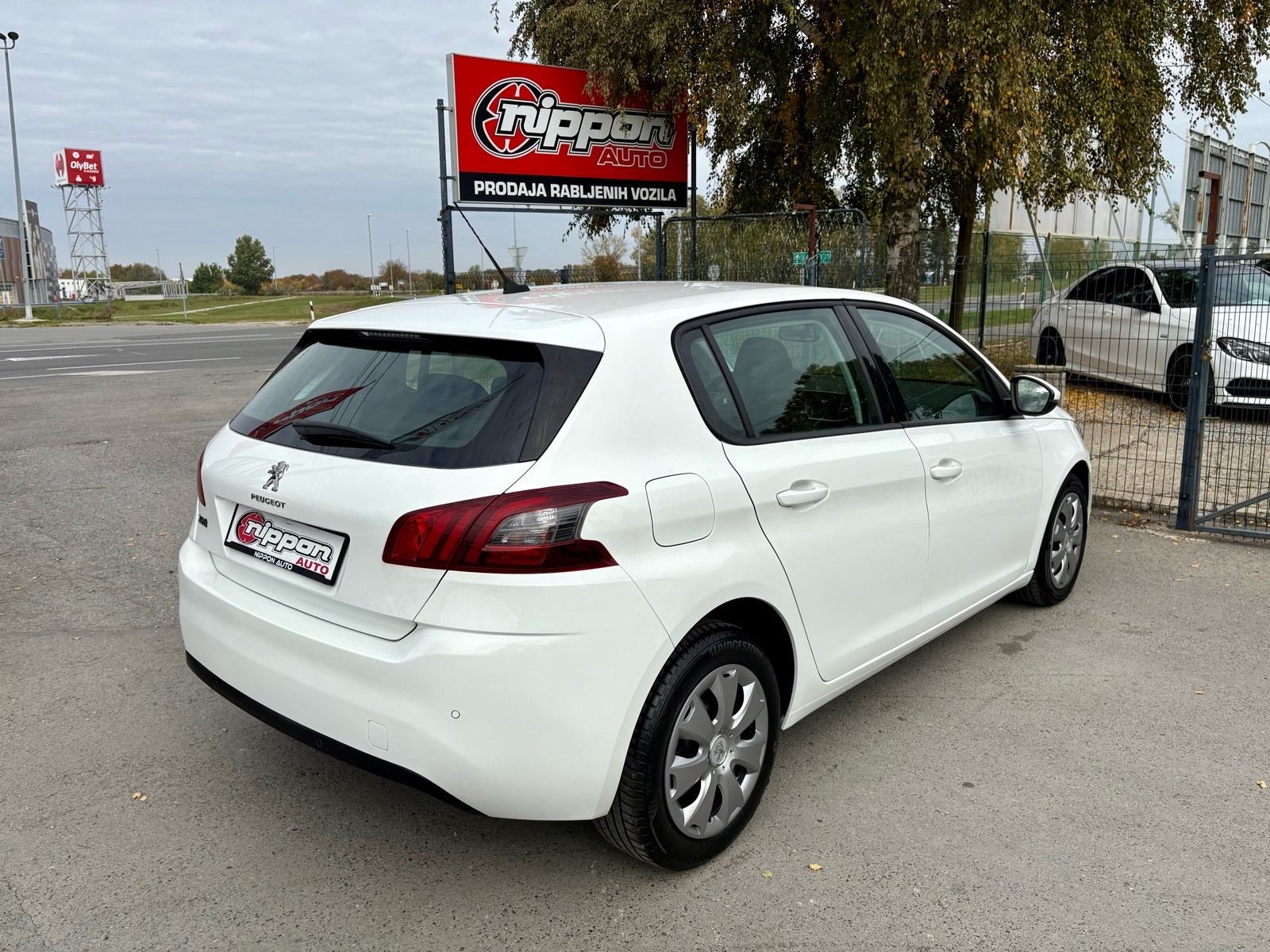 Peugeot 308 1,5 BlueHDi NAVI - SERVISNA -LEASING RATA VEĆ OD: 165,00 €, fotografija 7