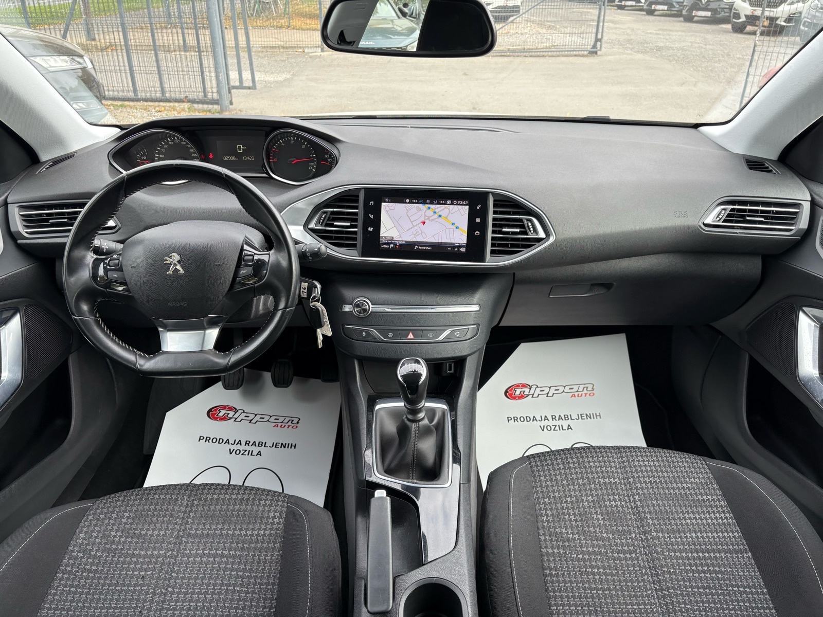 Peugeot 308 1,5 BlueHDi NAVI - SERVISNA -LEASING RATA VEĆ OD: 165,00 €, fotografija 12