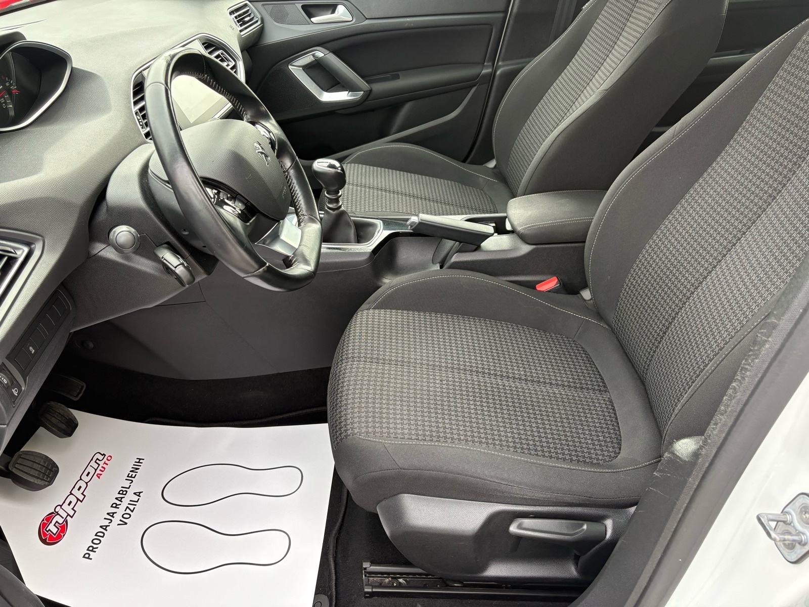 Peugeot 308 1,5 BlueHDi NAVI - SERVISNA -LEASING RATA VEĆ OD: 165,00 €, fotografija 11