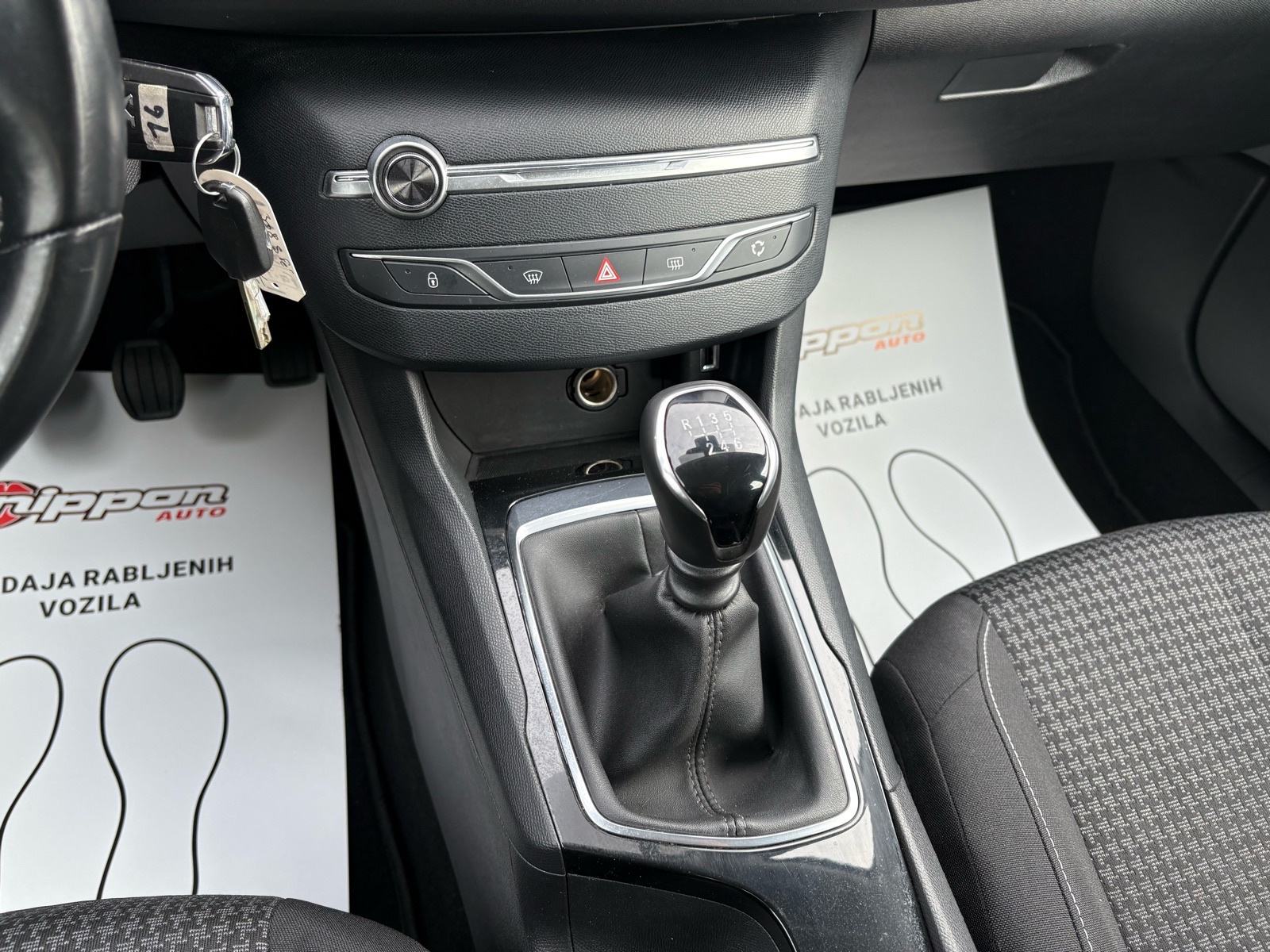 Peugeot 308 1,5 BlueHDi NAVI - SERVISNA -LEASING RATA VEĆ OD: 165,00 €, fotografija 16