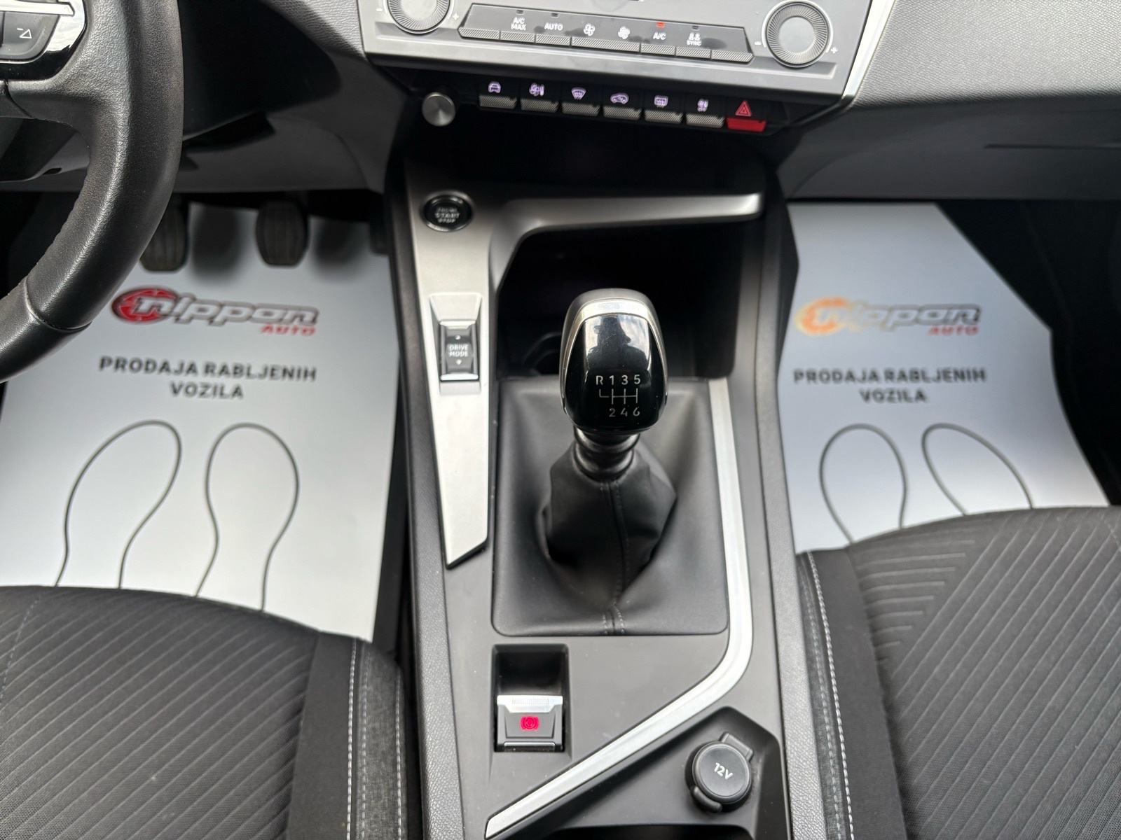 Peugeot 308 1,5 BlueHDi u PDV-u - NAVI - LEASING RATA VEĆ OD: 248,00 €, fotografija 16