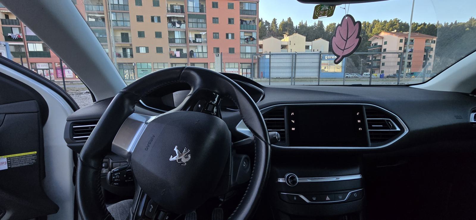 Peugeot 308 1,5 BlueHDi Registriran godinu dana!, fotografija 7