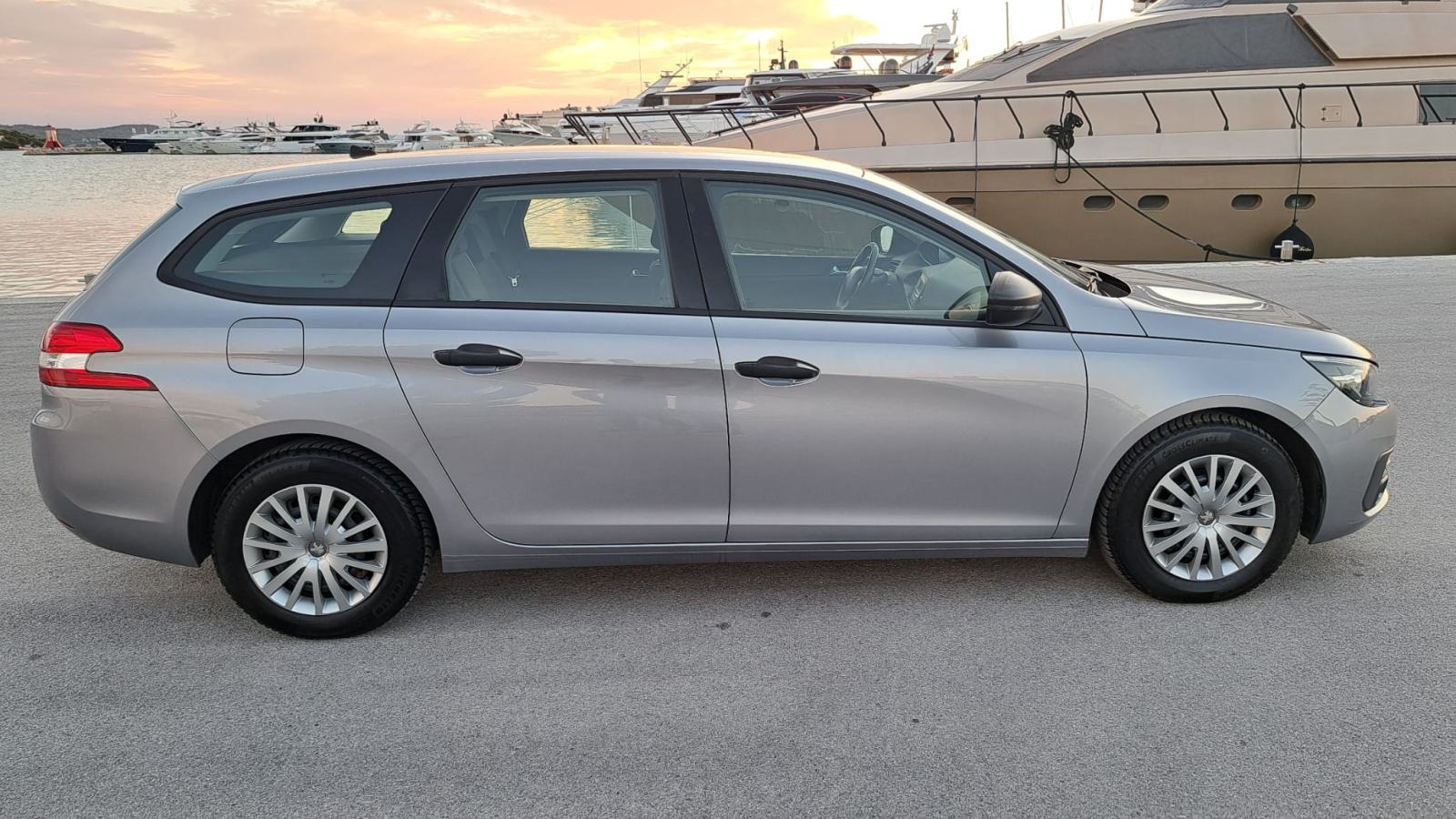 Peugeot 308 HDi 2019god,144-Tkm,ISPIS km.⭐️KOMPLET VELIKI SERVIS⭐️, fotografija 5
