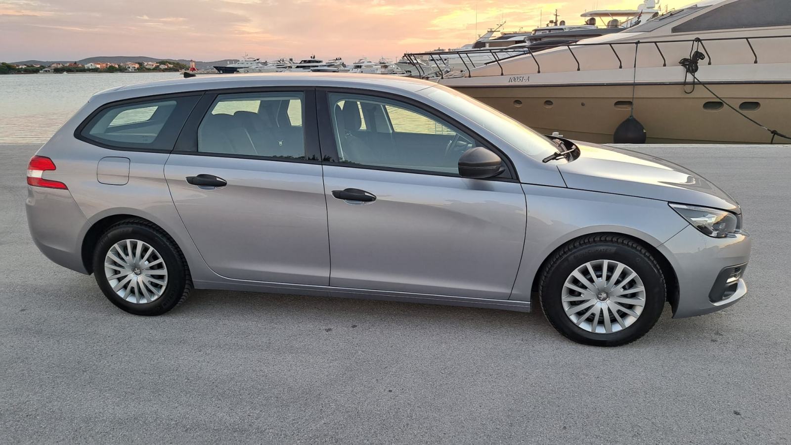 Peugeot 308 HDi 2019god,144-Tkm,ISPIS km.⭐️KOMPLET VELIKI SERVIS⭐️, fotografija 4