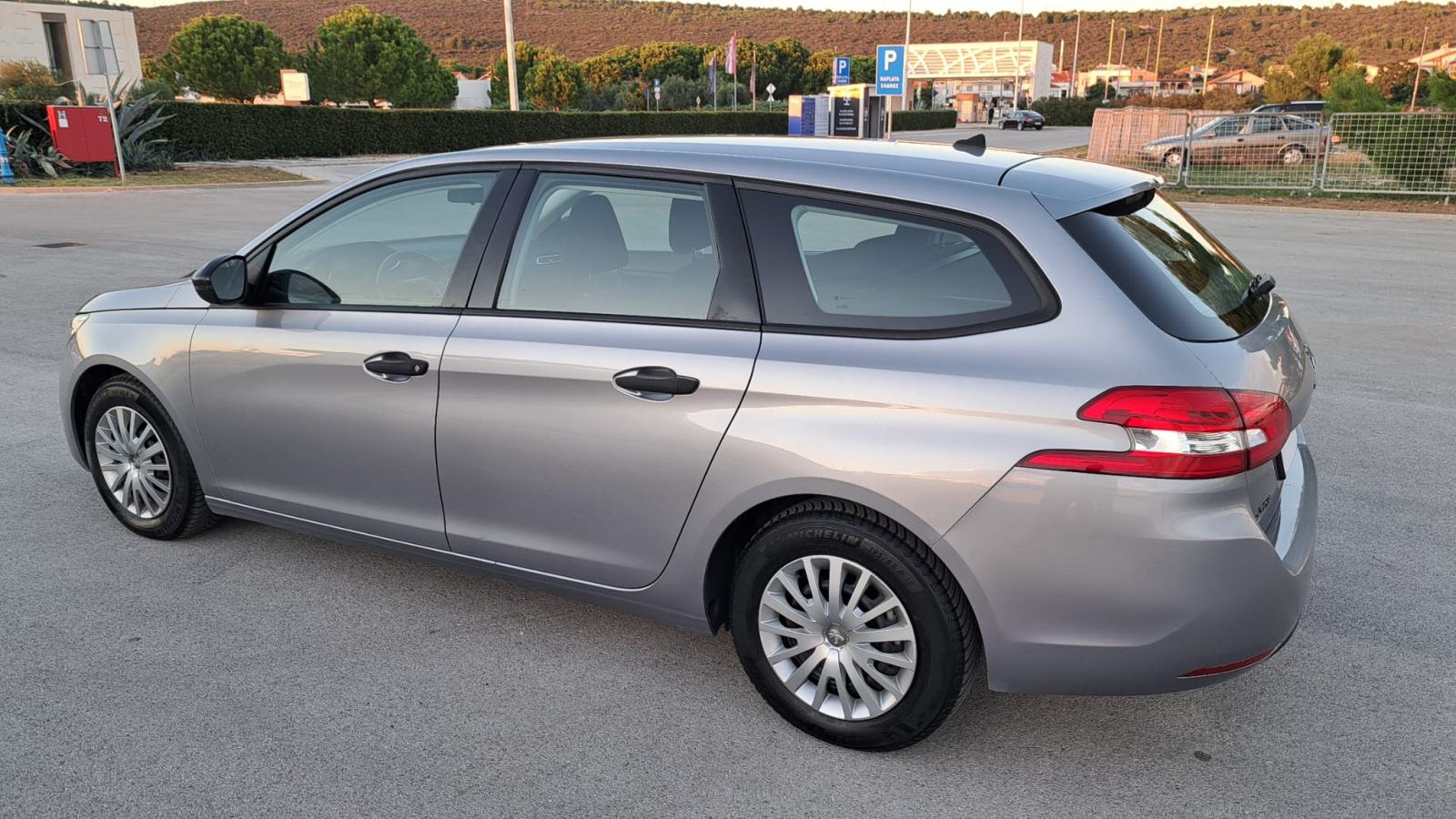 Peugeot 308 HDi 2019god,144-Tkm,ISPIS km.⭐️KOMPLET VELIKI SERVIS⭐️, fotografija 10