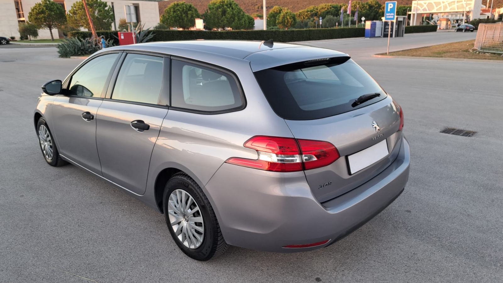 Peugeot 308 HDi 2019god,144-Tkm,ISPIS km.⭐️KOMPLET VELIKI SERVIS⭐️, fotografija 9