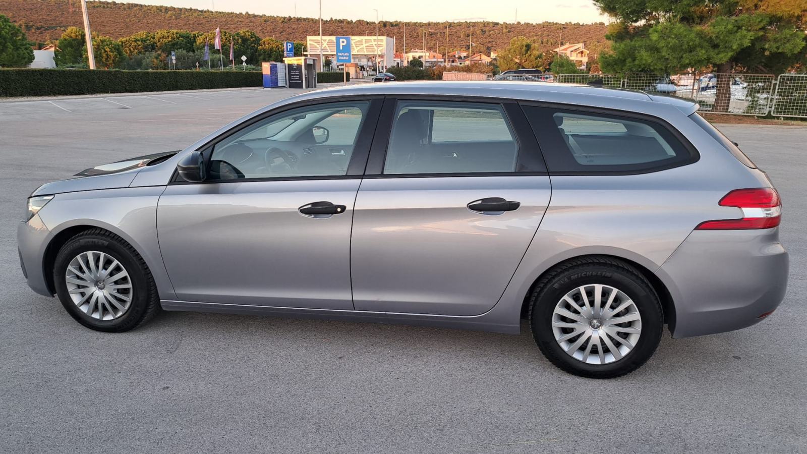 Peugeot 308 HDi 2019god,144-Tkm,ISPIS km.⭐️KOMPLET VELIKI SERVIS⭐️, fotografija 11