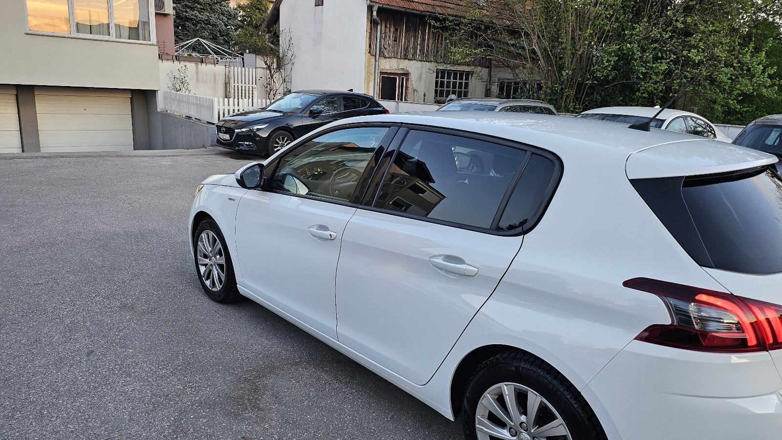Peugeot 308 1,5 BlueHDi registriran do 06/2027, fotografija 2