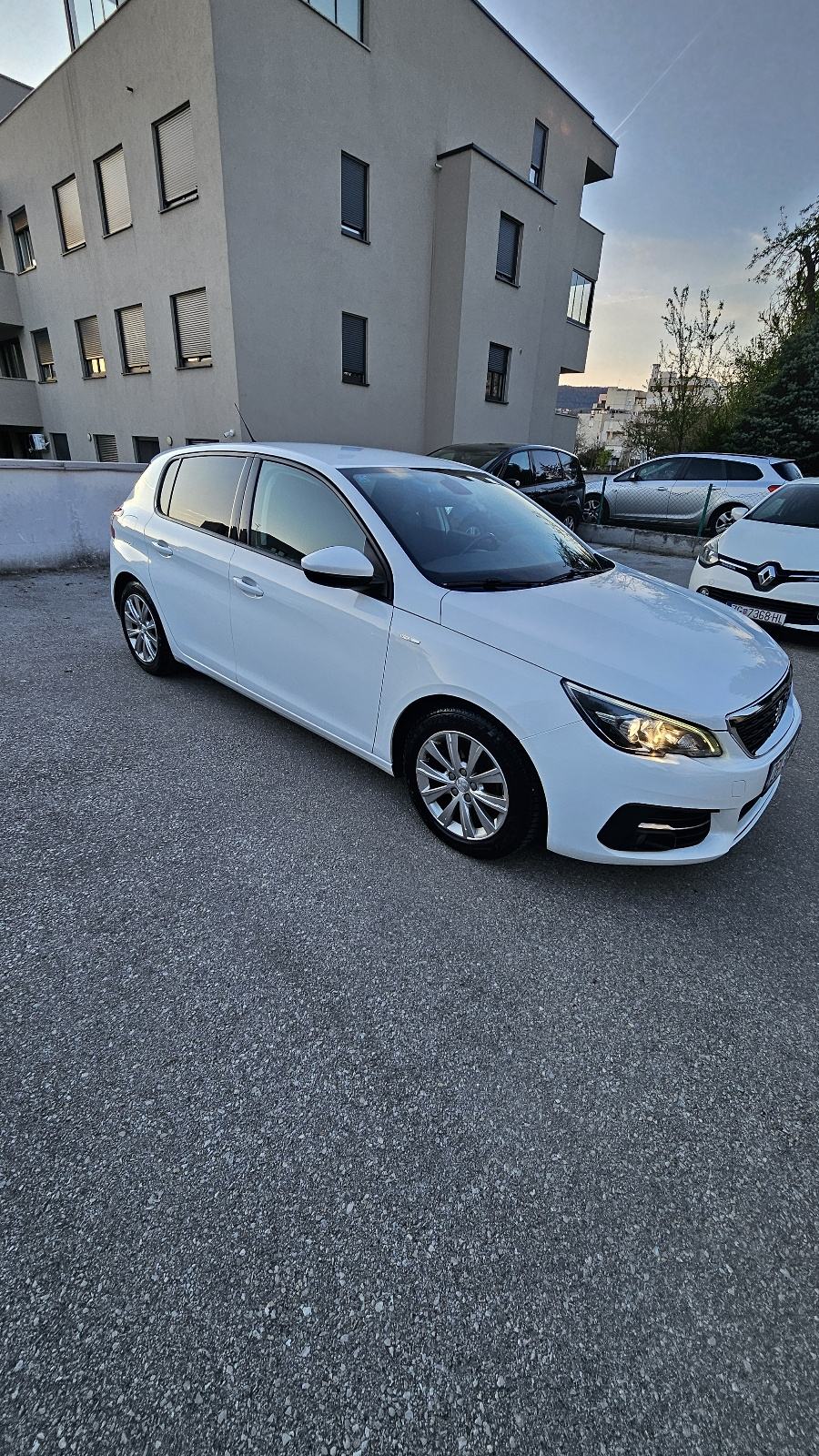 Peugeot 308 1,5 BlueHDi registriran do 06/2027, fotografija 5