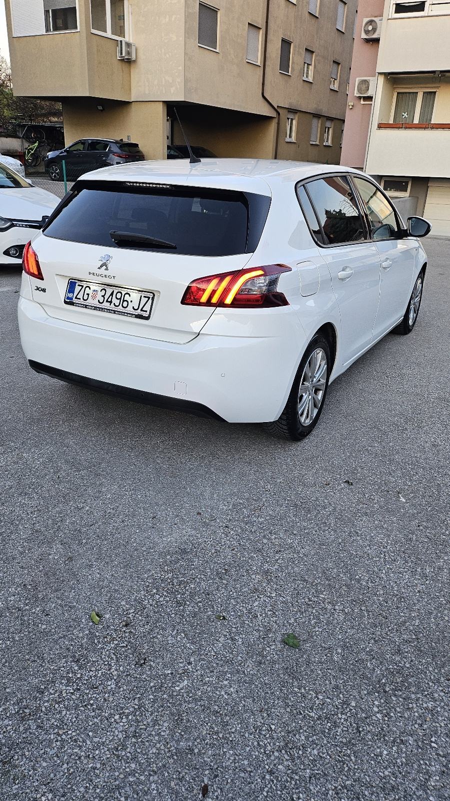 Peugeot 308 1,5 BlueHDi registriran do 06/2027, fotografija 6