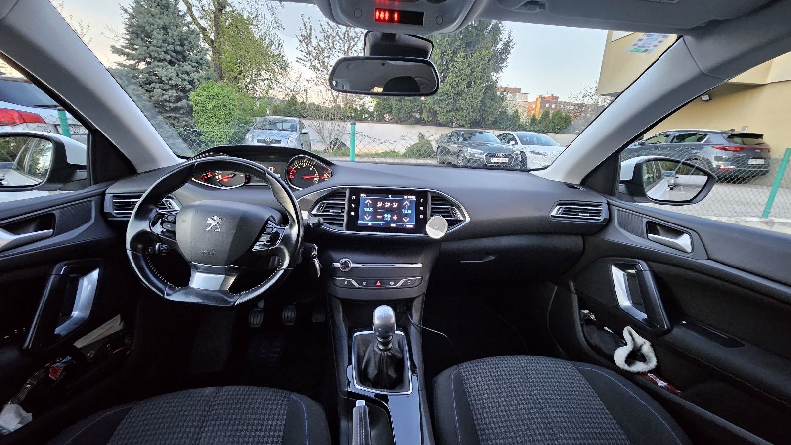 Peugeot 308 1,5 BlueHDi registriran do 06/2027, fotografija 8