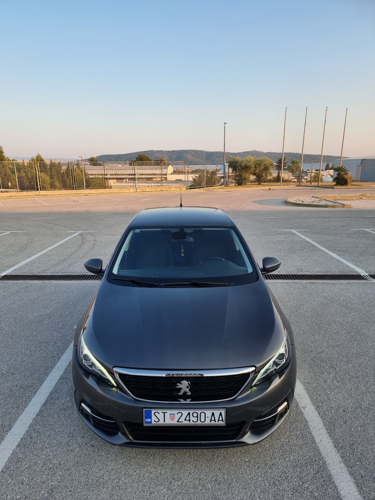 Peugeot 308 1,5 BlueHDi, fotografija 2
