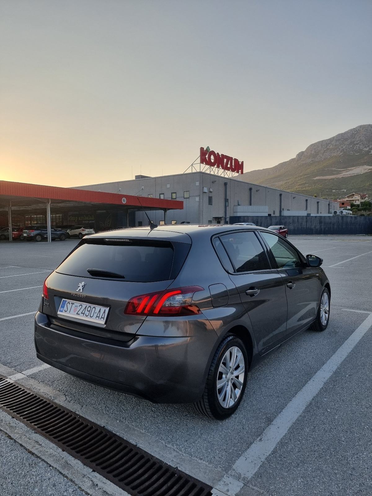 Peugeot 308 1,5 BlueHDi, fotografija 5