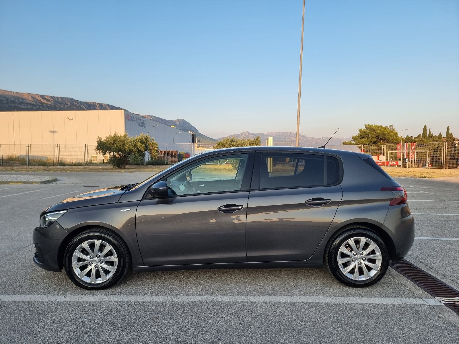 Peugeot 308 1,5 BlueHDi, fotografija 8