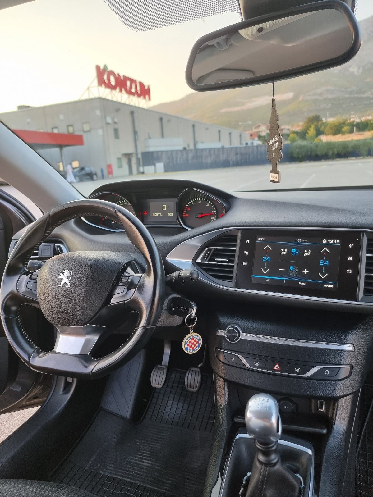 Peugeot 308 1,5 BlueHDi, fotografija 11