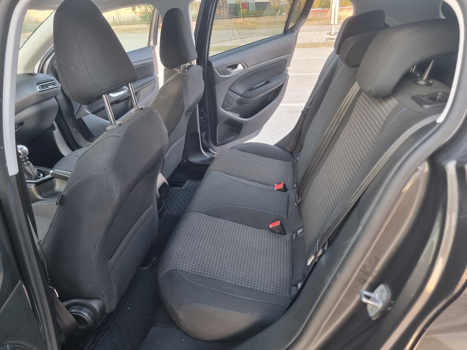 Peugeot 308 1,5 BlueHDi, fotografija 13