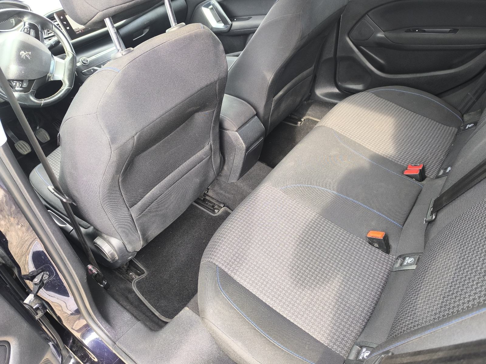 Peugeot 308 1,5 BlueHDi, fotografija 10