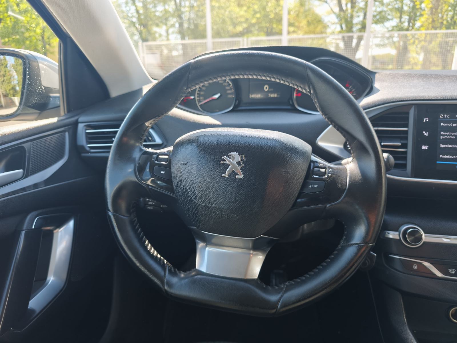 Peugeot 308 1,5 HDi 6 BRZINA NAVI PARK PILOT KOŽA LED BLUETOOTH, fotografija 18