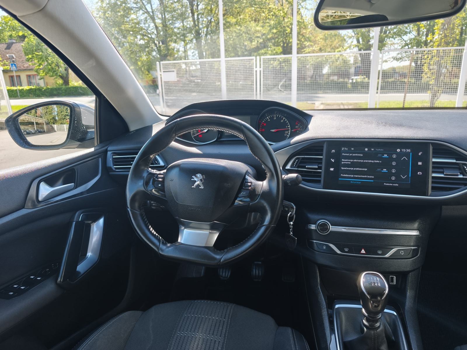 Peugeot 308 1,5 HDi 6 BRZINA NAVI PARK PILOT KOŽA LED BLUETOOTH, fotografija 17