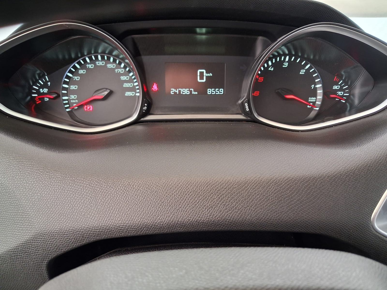 Peugeot 308 1.5 HDI, fotografija 12