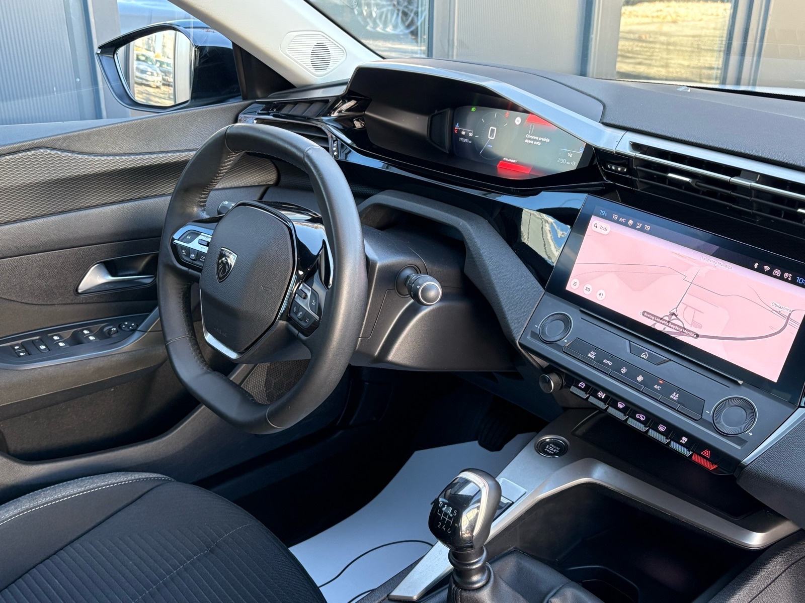 Peugeot 308 1,5 BlueHDi u PDV-u - NAVI - LEASING RATA VEĆ OD: 232,00 €, fotografija 17