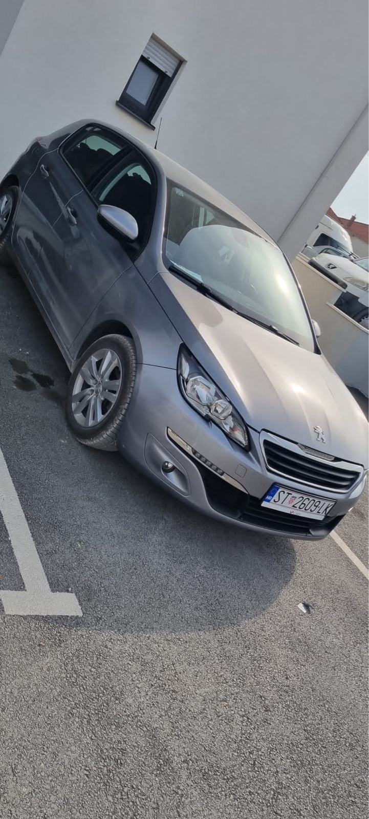 Peugeot 308 1,6 BlueHDi automatik, fotografija 4
