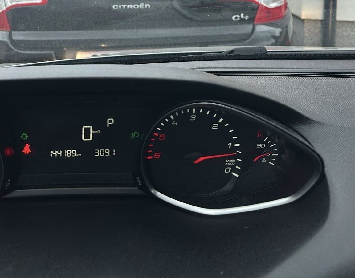 Peugeot 308 1,6 BlueHDi automatik, fotografija 7