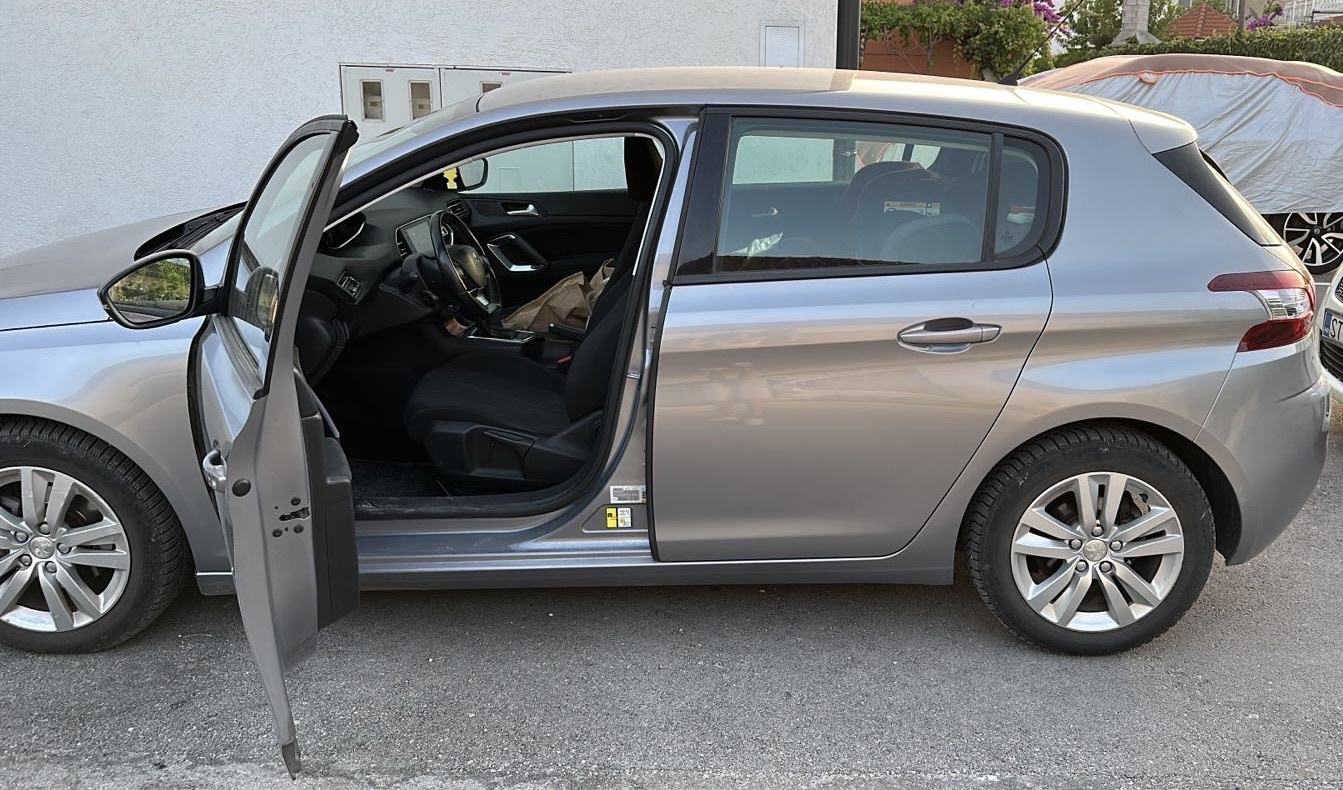 Peugeot 308 1,6 BlueHDi automatik, fotografija 10