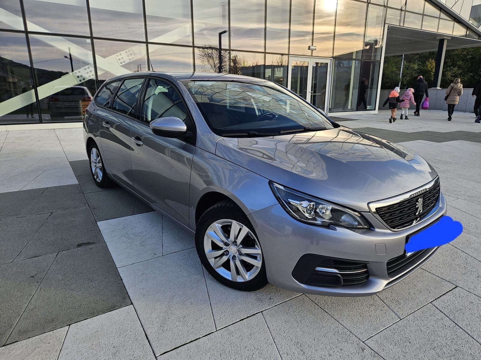 Peugeot 308 1,6 BlueHDi dobro stanje, fotografija 3