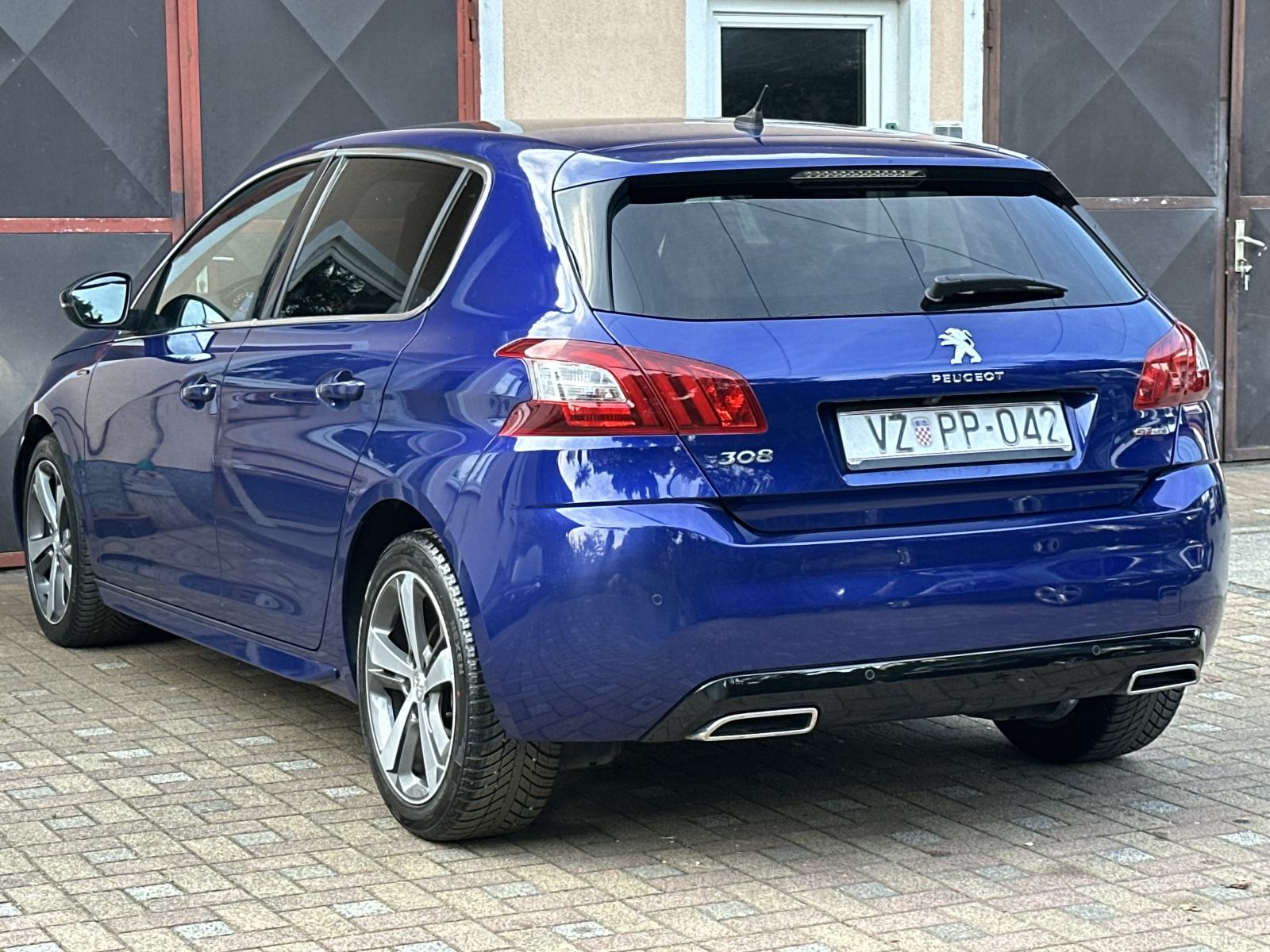 Peugeot 308 1,6 BlueHDi * GT LINE * NAVI * PANORAMA * KAMERA * JAMSTVO, fotografija 6