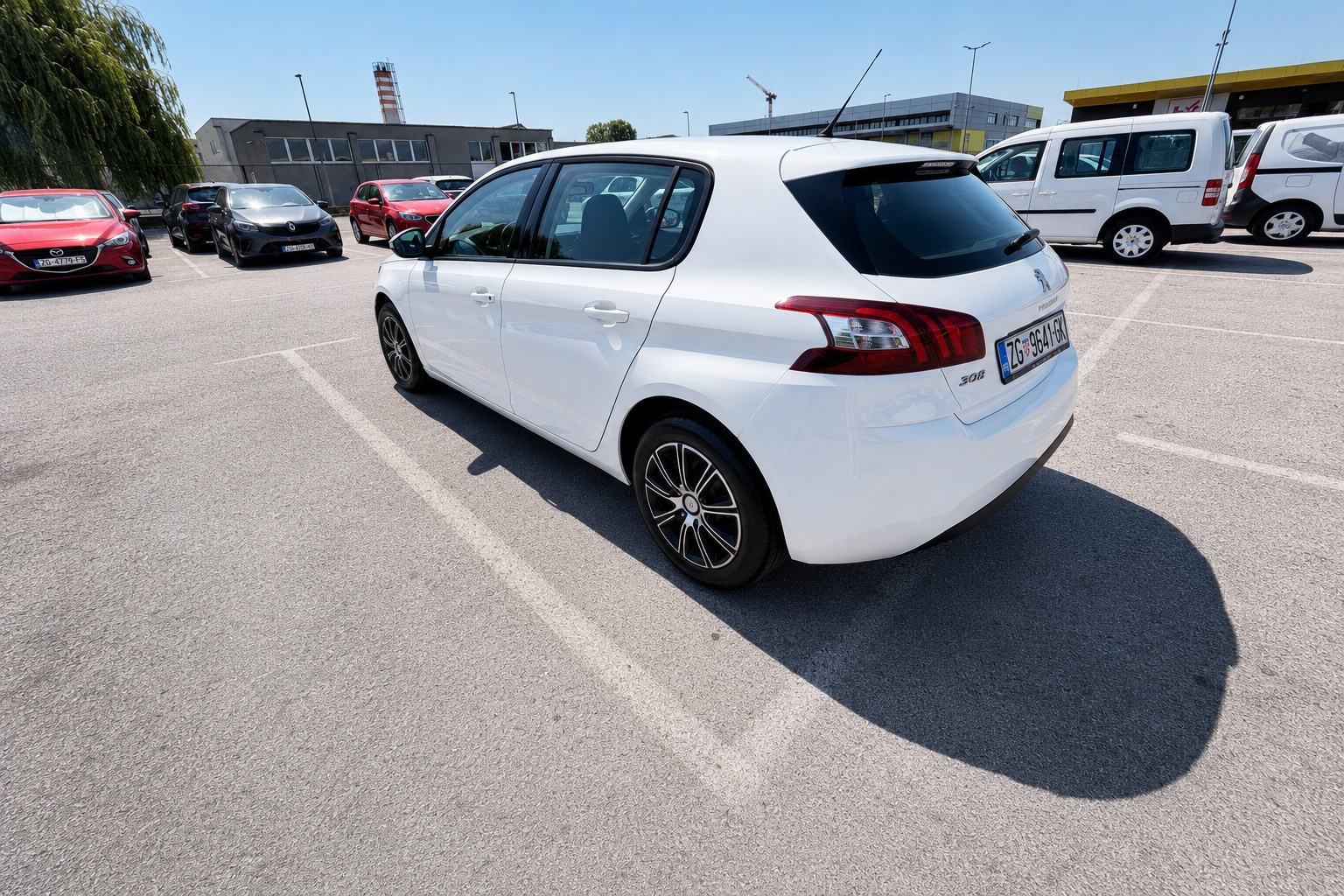 Peugeot 308 1,6 BlueHDi, fotografija 2