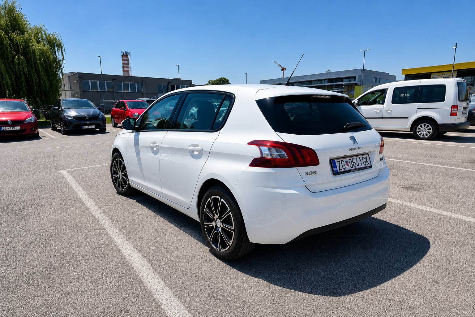 Peugeot 308 1,6 BlueHDi, fotografija 4