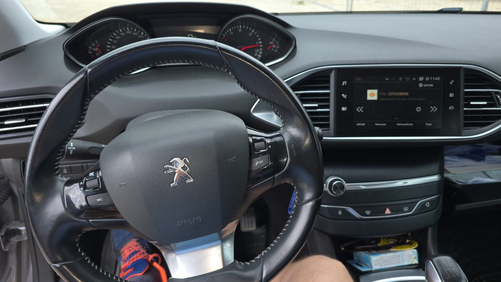 Peugeot 308 1,6 BlueHDi, fotografija 2