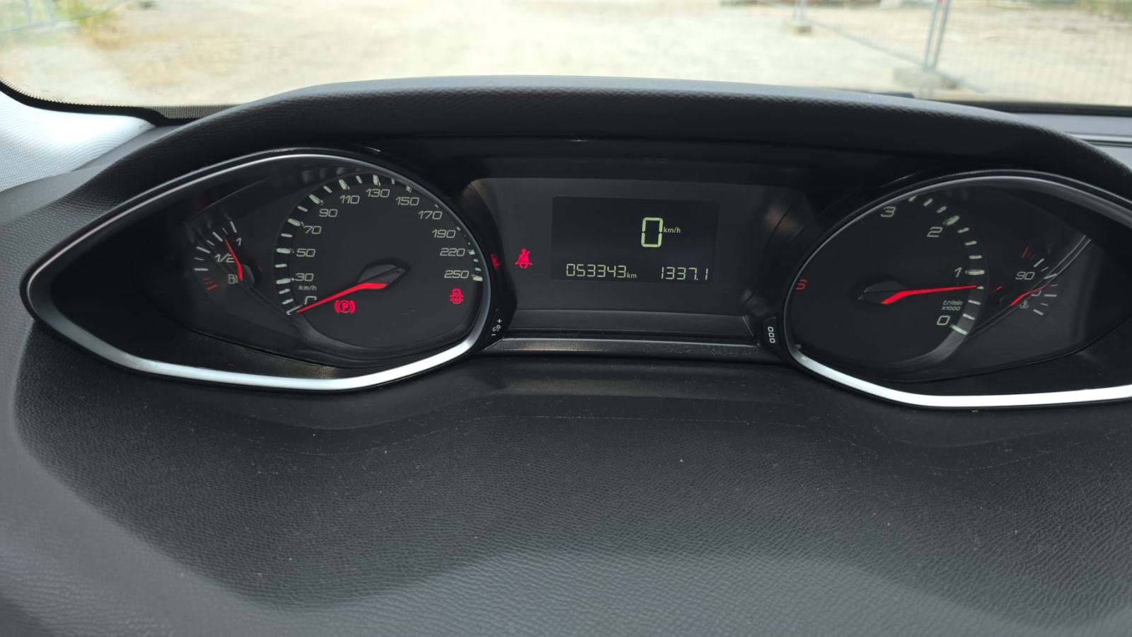 Peugeot 308 1,6 BlueHDi, fotografija 6