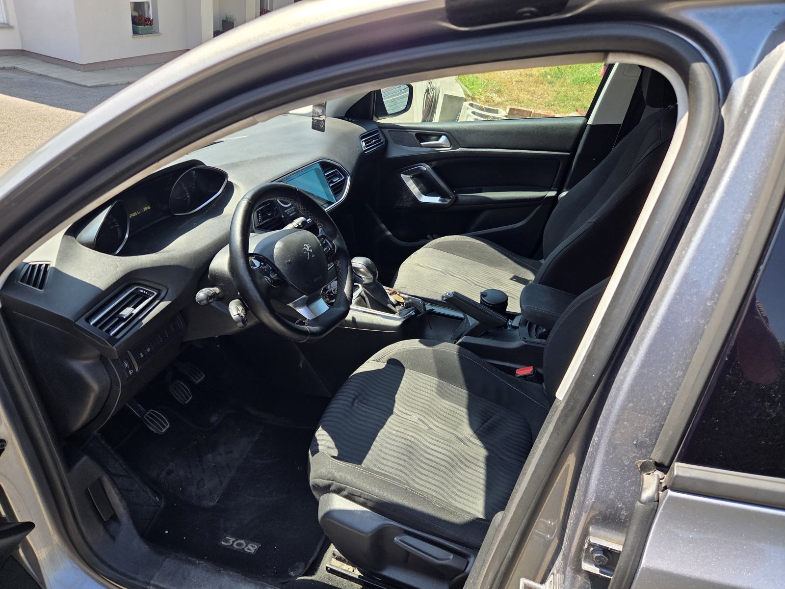 Peugeot 308 1,6 BlueHDi, fotografija 6