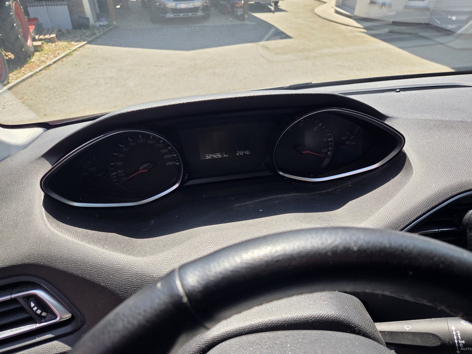 Peugeot 308 1,6 BlueHDi, fotografija 7