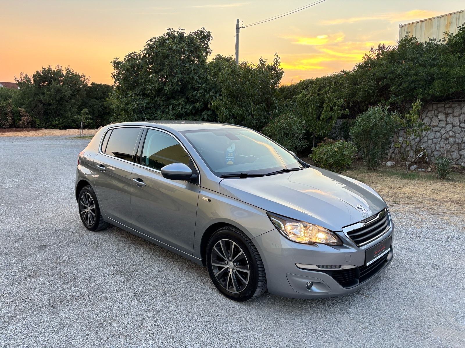 Peugeot 308 1,6 BlueHDi,TOP STANJE,VELIKI SERVIS,JAMSTVO., fotografija 7