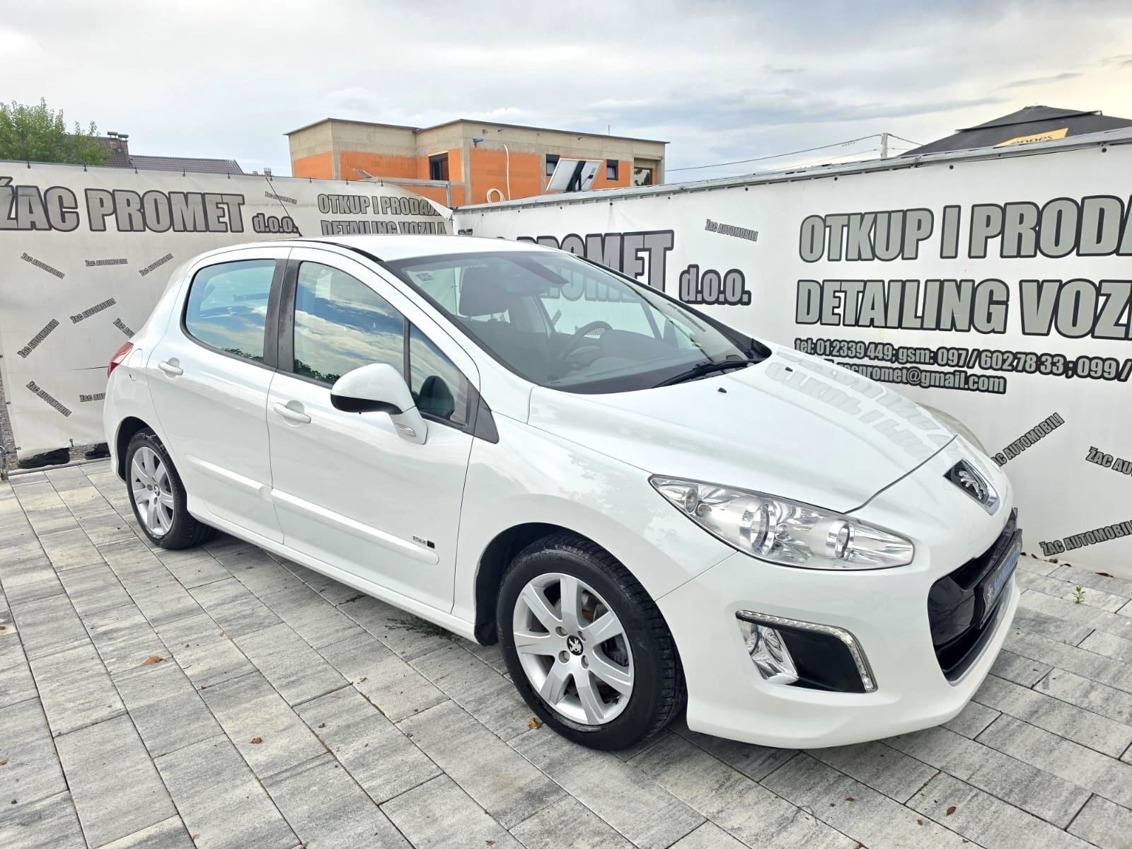 Peugeot 308 1,6 e-HDi # 132 TKM# KAO NOV # KRED- KART # HR- AUTO, fotografija 9