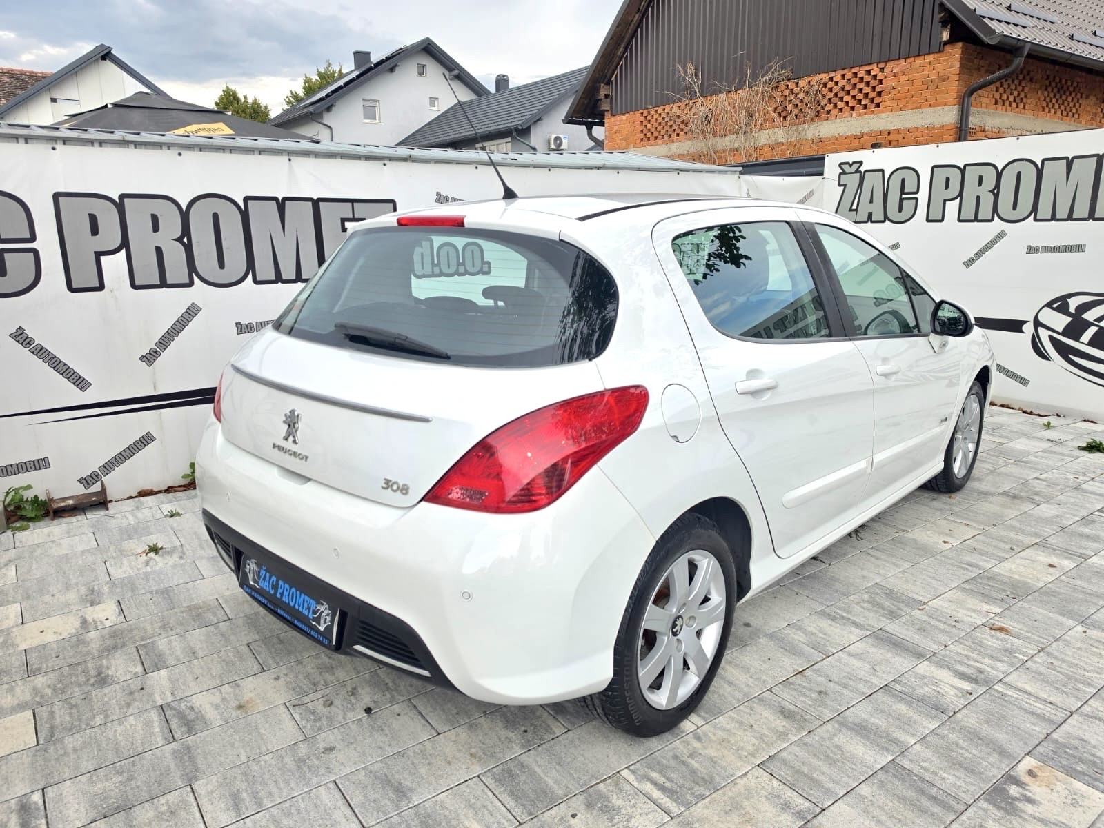 Peugeot 308 1,6 e-HDi # 132 TKM# KAO NOV # KRED- KART # HR- AUTO, fotografija 12