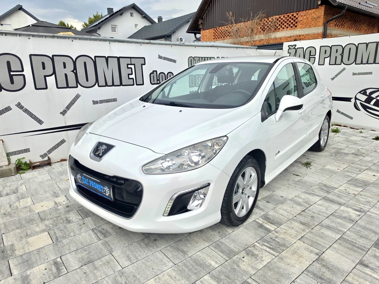Peugeot 308 1,6 e-HDi # 132 TKM# KAO NOV # KRED- KART # HR- AUTO, fotografija 13