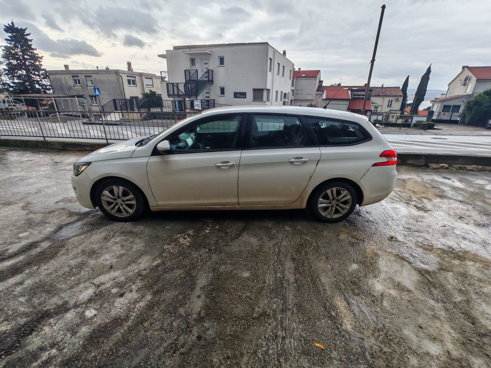 Peugeot 308 1,6 e-HDi, fotografija 8