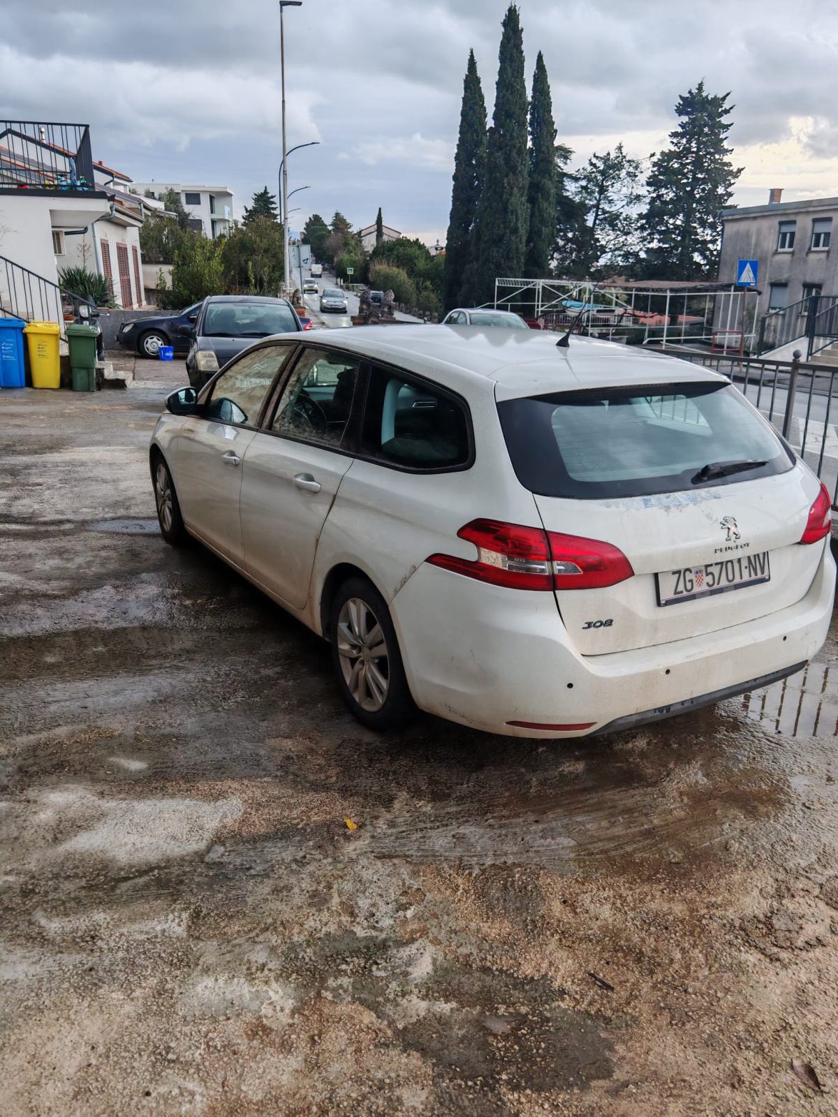 Peugeot 308 1,6 e-HDi, fotografija 9