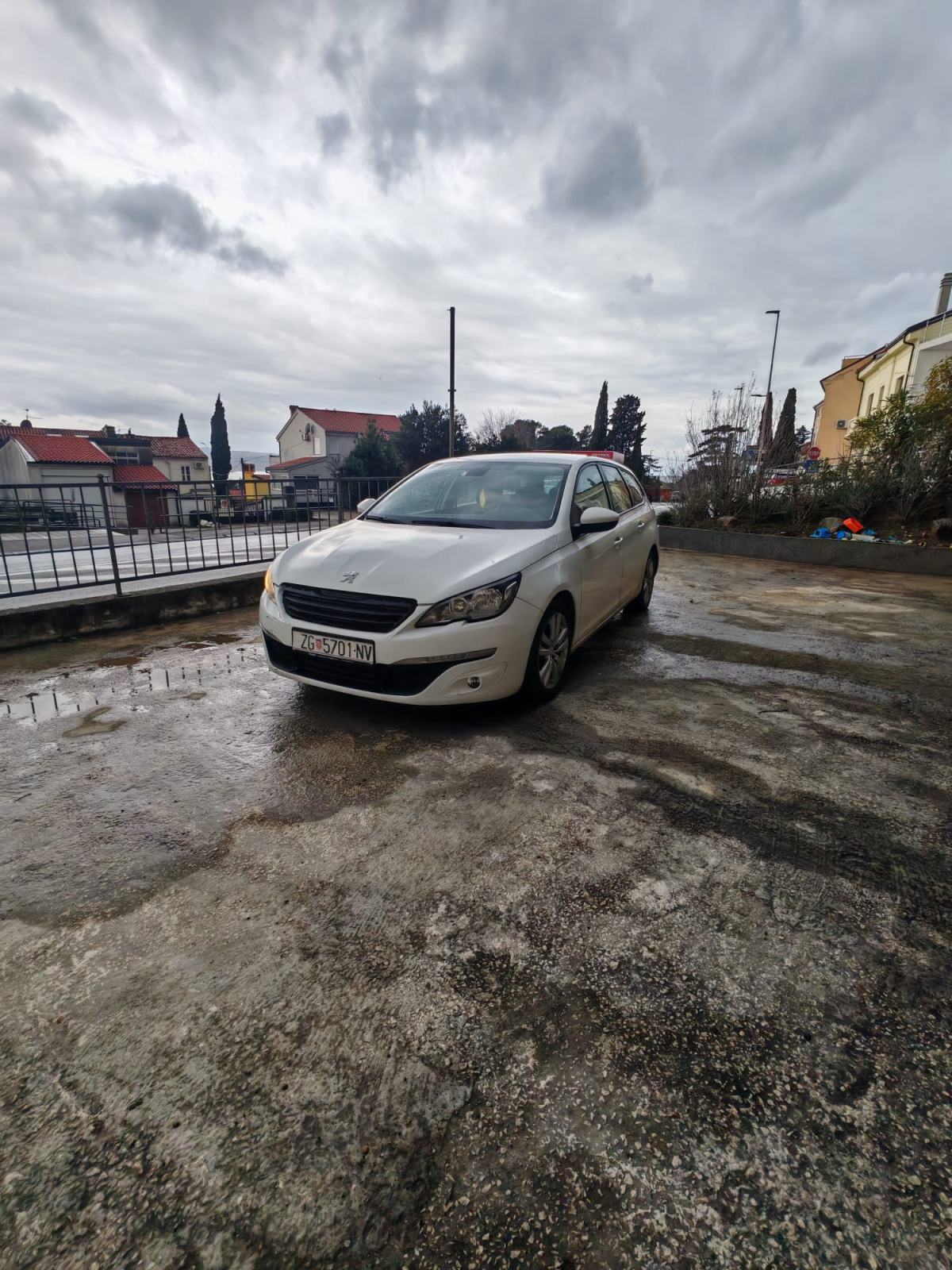 Peugeot 308 1,6 e-HDi, fotografija 11