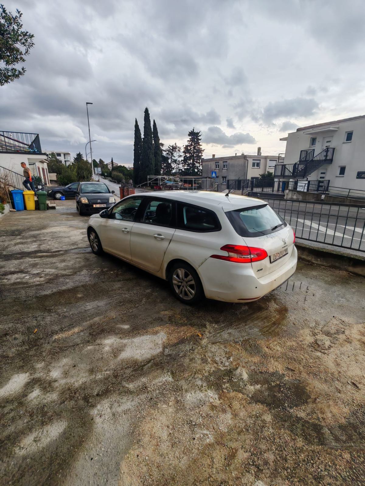 Peugeot 308 1,6 e-HDi, fotografija 12