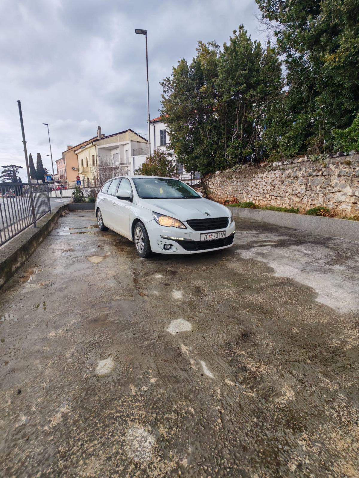 Peugeot 308 1,6 e-HDi, fotografija 14