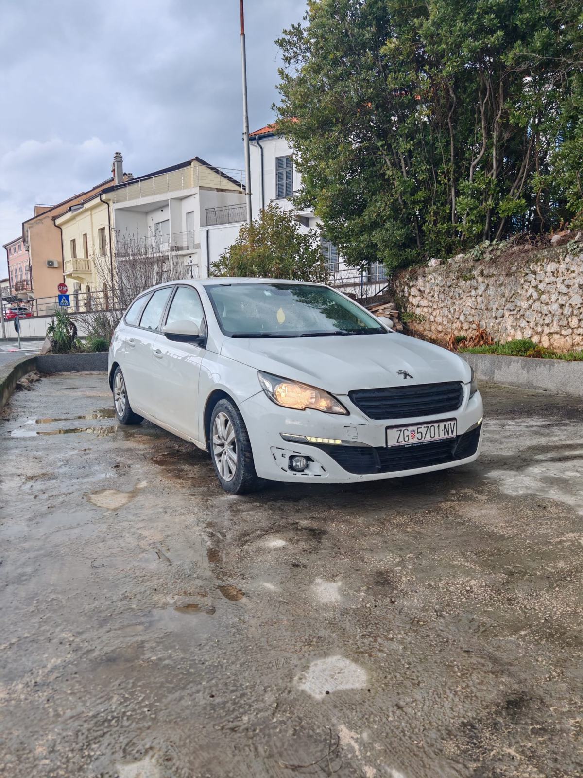 Peugeot 308 1,6 e-HDi, fotografija 15