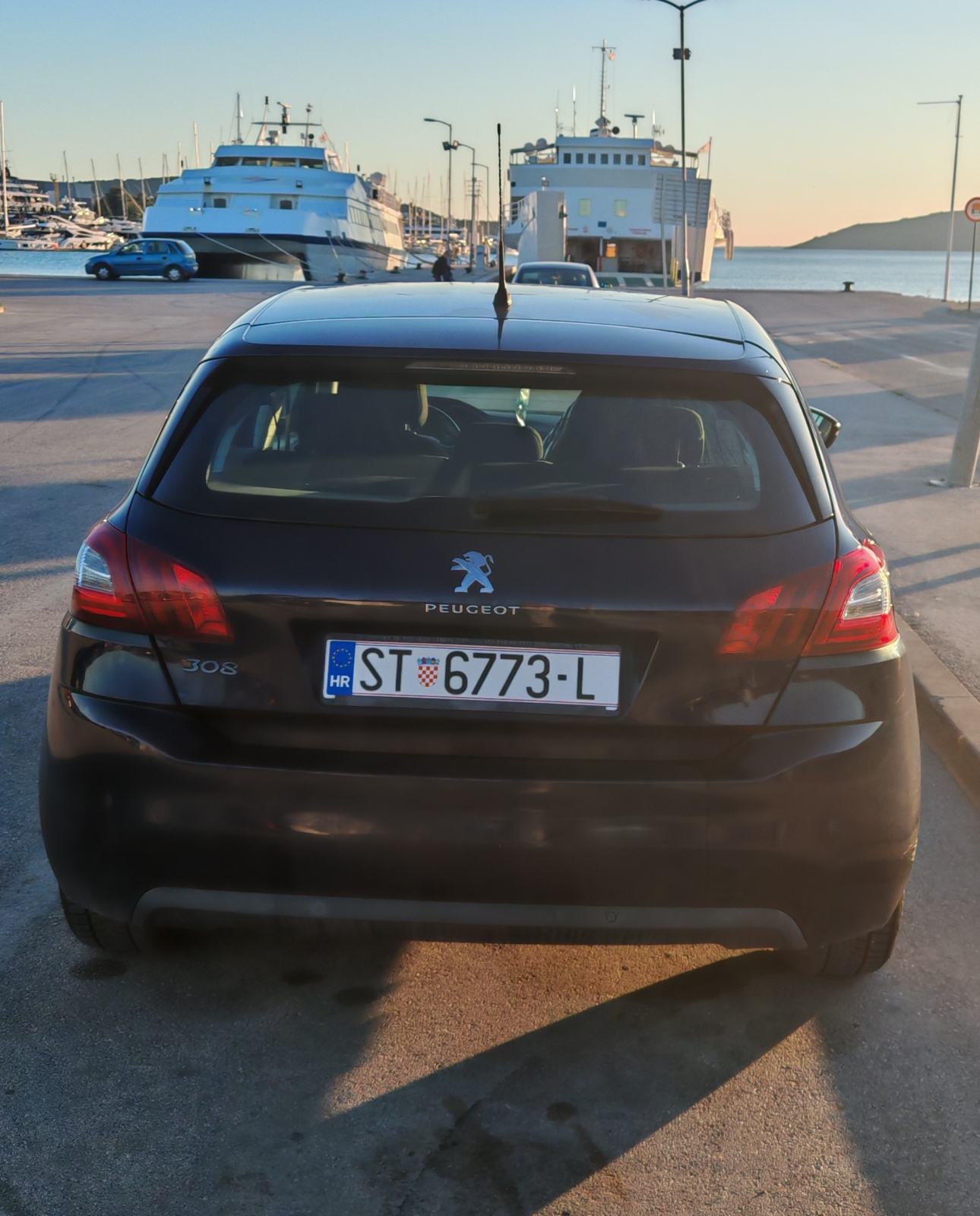 Peugeot 308 1,6 HDi, fotografija 12
